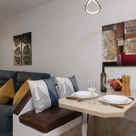 Santa Maria 41 - One Bed On The Ground Floor With Appartement